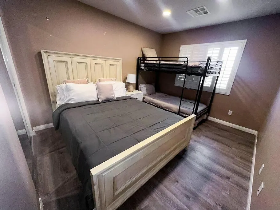 Вилла Spacious 4-Bed Family Retreat Wifi & Parking Лас-Вегас 0*,